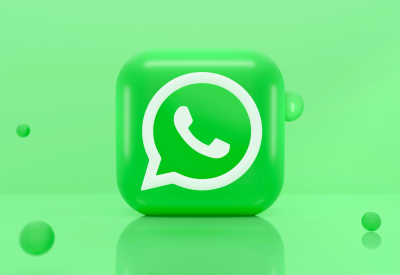 Το WhatsApp εισήγαγε τη συνδρομή Plus για iOS με νέες θεματικές ενότητες, εικονίδια και 18 χρωματικούς accents.