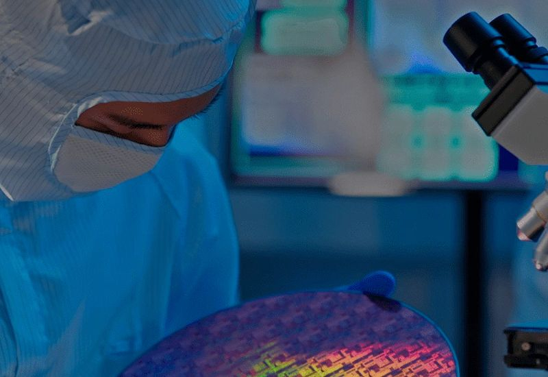 Οι ασιατικές εταιρείες επενδύουν 136 δισεκατομμύρια δολάρια στην κατασκευή εργοστασίων παραγωγής μικροεπεξεργαστών, επιταχύνοντας τον ρυθμό ανάπτυξης του κλάδου της τεχνητής νοημοσύνης.