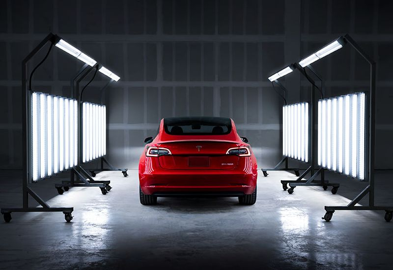 Η Tesla παίζει κωμικό με τους θαυμαστές της, μεταφέρει απροσδόκητα την τελετή παρουσίασης των τελευταίων Model S και Model X