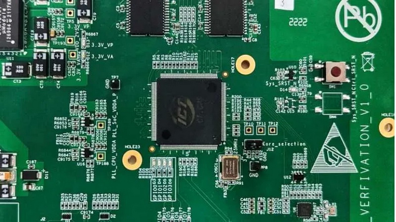 Η AI‑πράκτορας δημιούργησε έναν πλήρη επεξεργαστή RISC‑V σε 12 ώρες, χρησιμοποιώντας μόνο ένα αίτημα 219 λέξεων