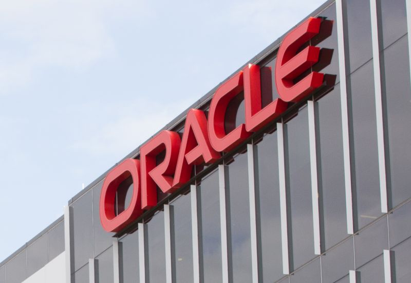 Η Oracle θα απολύσει επιπλέον χιλιάδες υπαλλήλους για να χρηματοδοτήσει κέντρα δεδομένων τεχνητής νοημοσύνης.