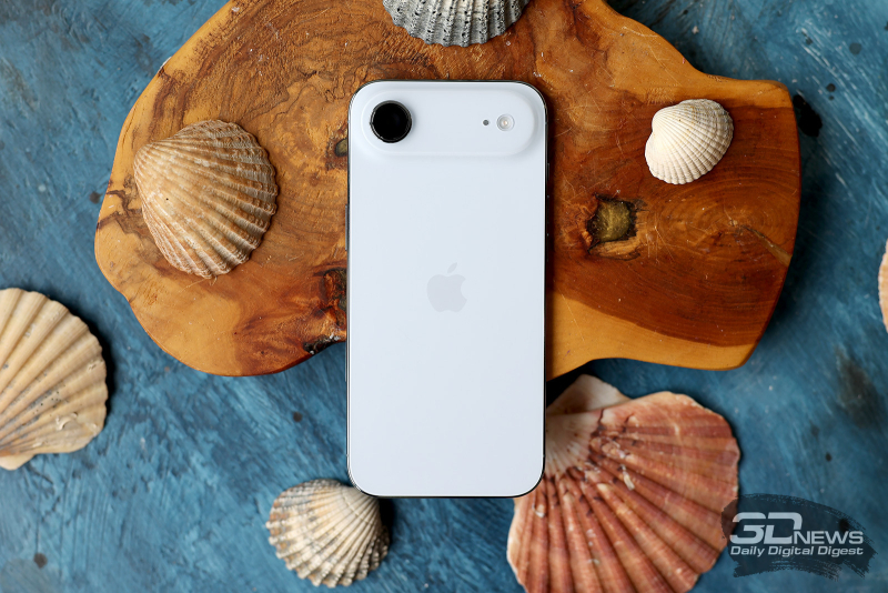 Οι βραζιλιάνικοι αρχές επιβάλλουν ξανά πρόστιμο στην Apple για το γεγονός ότι στο πακέτο του iPhone δεν περιλαμβάνεται φορτιστής.