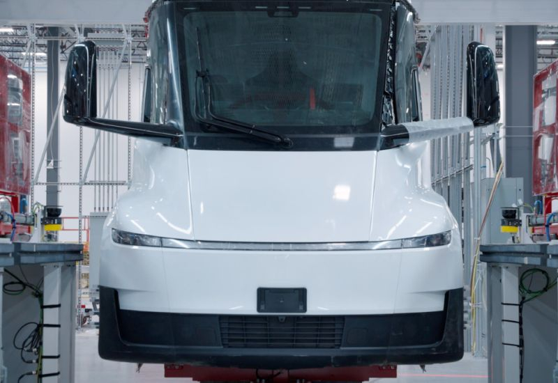 Οι μπαταρίες Tesla 4680 έδειξαν χειρότερη απόδοση σε σύγκριση με τους ανταγωνιστές, παρά τις δηλώσεις του Ιλον Μασκ για την υπεροχή τους