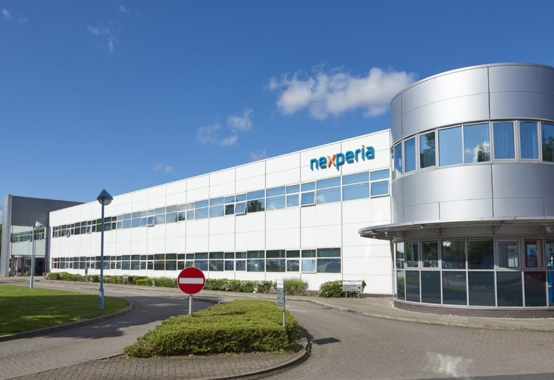 Η ανεπίσημη Ευρώπη: το κινεζικό εργοστάσιο της Nexperia ξεκίνησε την παραγωγή μικροεπεξεργαστών χωρίς πυρίτια πλακέτες.