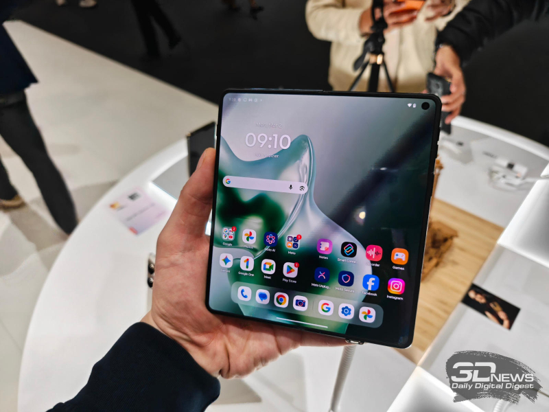 Η Motorola παρουσίασε το νέο ευέλικτο τηλέφωνο Razr Fold