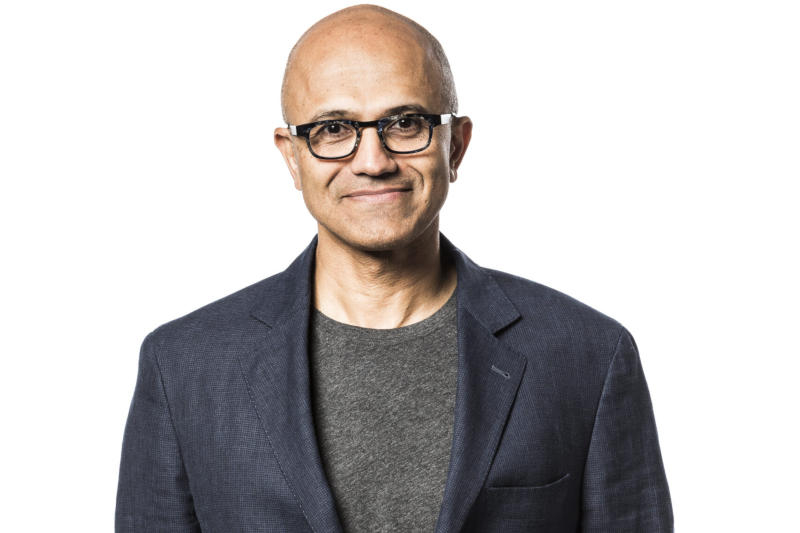 Ο Satya Nadella της Microsoft εισήγαγε τον "κόκκινο κώδικα" για το Copilot