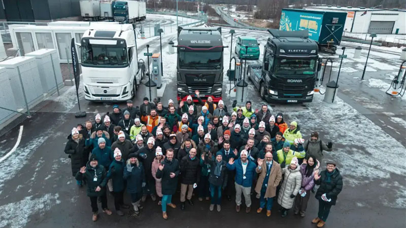 Η Σουηδία παρουσίασε φορτιστή 1,2 MW για ηλεκτρικά όχημα – και το κρύο δεν απέτρεψε.