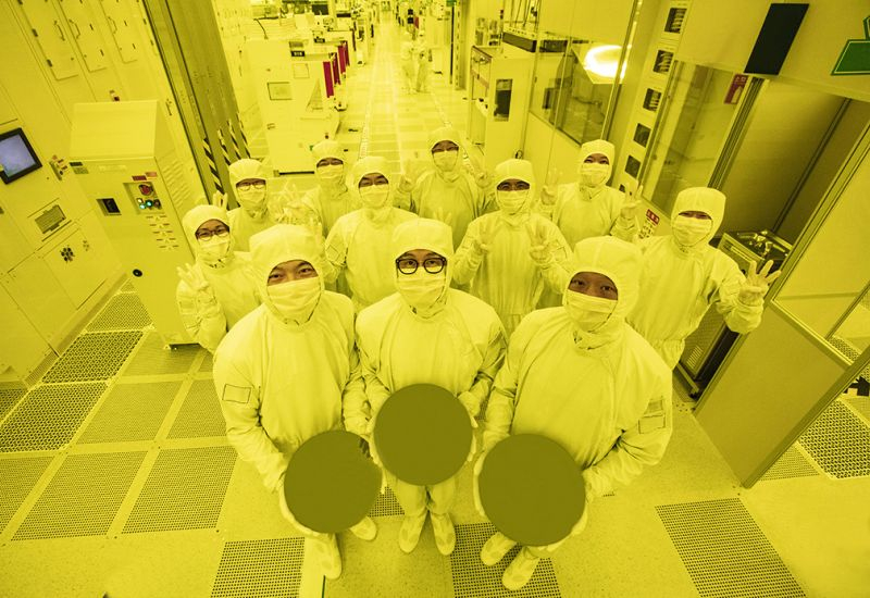 Η παγκόσμια αγορά ημιαγωγών θα φτάσει σε όγκο 1 τριλιονδός δολαρίων ήδη αυτό το έτος, γεγονός που συνέβη τέσσερα χρόνια νωρίτερα από το προγραμματισμένο, χάρη στην ανάπτυξη της τεχνητής νοημοσύνης