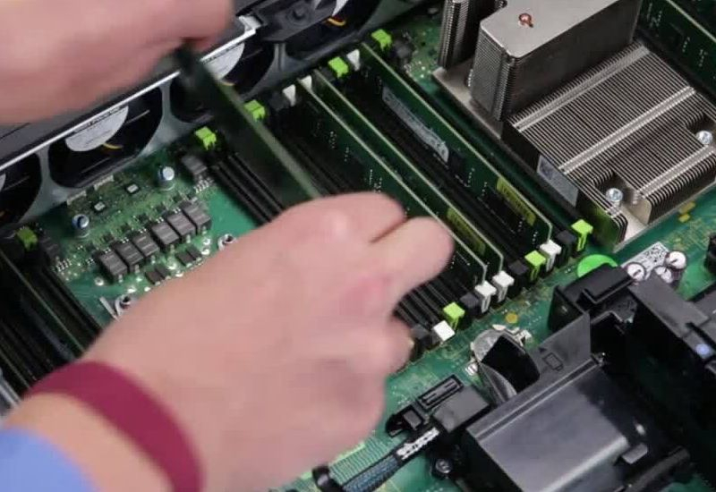 Σε πέντε χρόνια η ζήτηση για μνήμη, σύμφωνα με τον επικεφαλής της Dell, θα αυξηθεί περισσότερο από 600 φορές λόγω της αύσης του AI‑πληθυσμού.