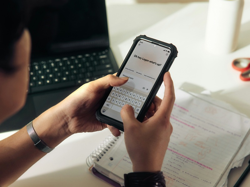 Στη δημοσκόπηση διαπιστώθηκε ότι το μισό των εργαζομένων στις ΗΠΑ χρησιμοποιεί ήδη την τεχνητή νοημοσύνη στον χώρο εργασίας