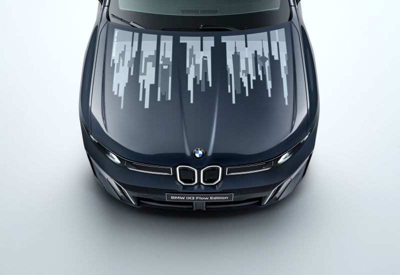 Η BMW iX3 Flow Edition παρουσιάζει το μπώζι που αλλάζει χρώμα με την τεχνολογία «ηλεκτρονικών μολυβιών».