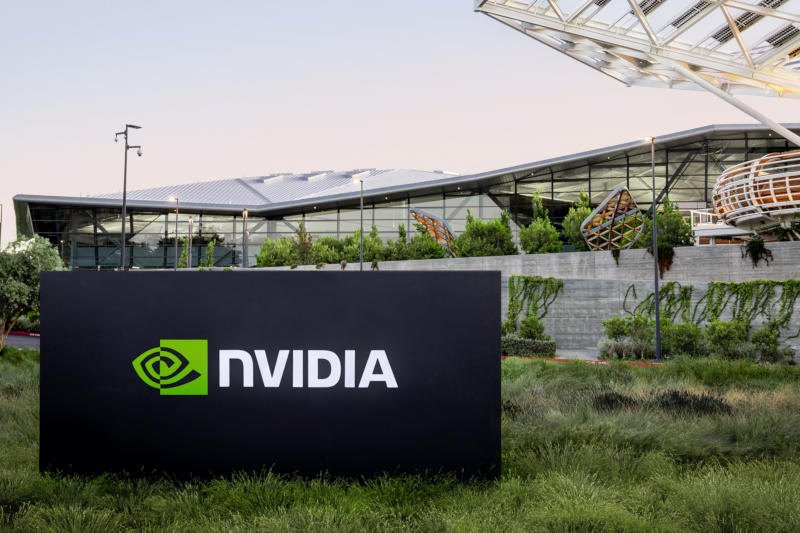 Η Nvidia ανακοίνωσε νέα έργα: το 2027 θα κυκλοφορήσει ο Rubin Ultra και για το 2028 προγραμματίζεται ο Feynman.
