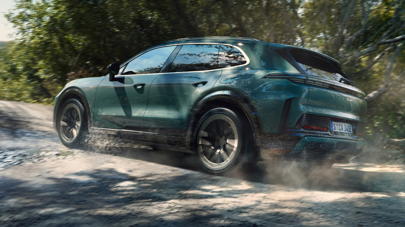 Η Porsche παρουσίασε το ηλεκτρικό Cayenne, με ισχύ έως 1139 ίππους και επίτευξη ταχύτητας 100 χλμ/ώρα σε 2,4 δευτερόλεπτα.