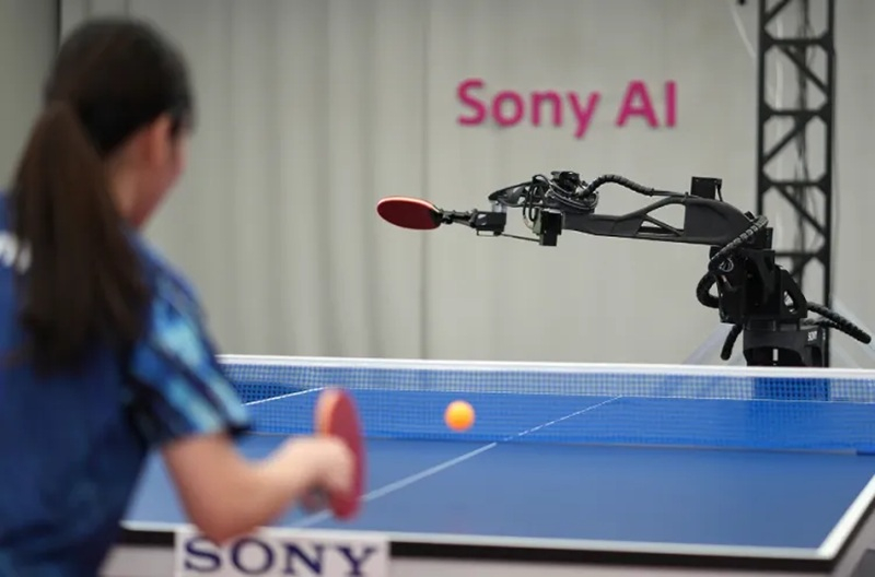 Η Sony κυκλοφόρησε έναν ρομπότ που για πρώτη φορά νικά επαγγελματίες παίκτες στο τένις τραπέζης.