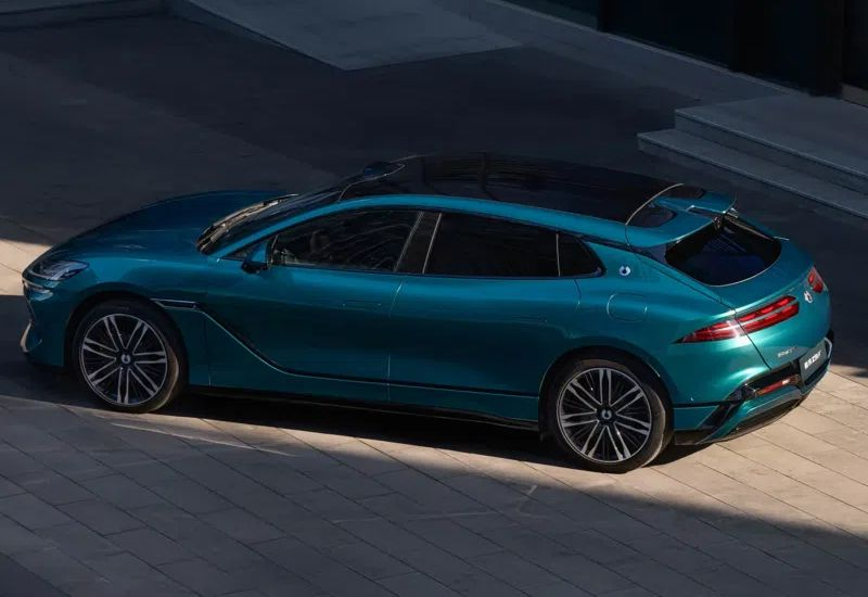 Η BYD ξεκίνησε το ηλεκτρικό αυτοκίνητο Denza Z9 GT, που μπορεί να διανύσει 1036 χλμ χωρίς επαναφόρτιση.