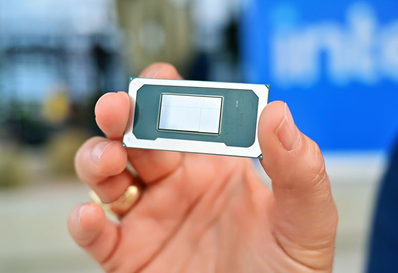 Η «AI‑boom» έπληξε την ζήτηση για επεξεργαστές της Intel και οι μετοχές ανέβηκαν κατά 20 % μετά την αναφορά.