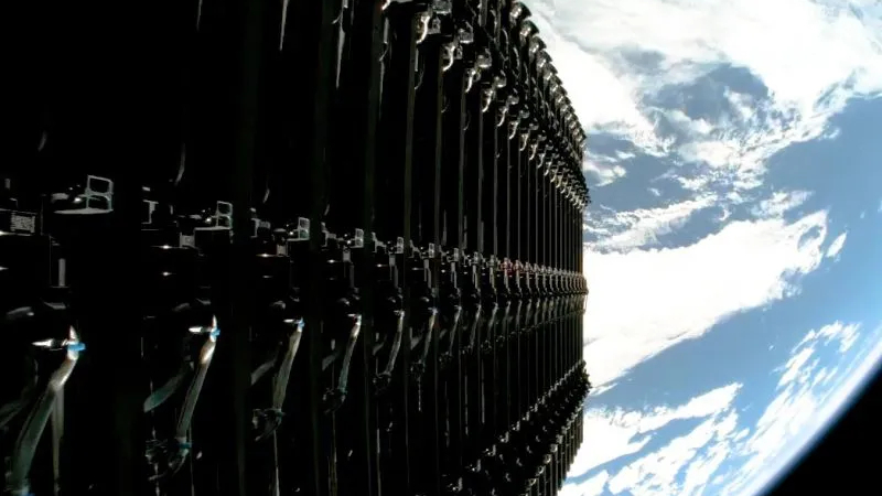 Η SpaceX κατηγορεί την Blue Origin για δημιουργία παρεμβολών από τις δέκτες της TeraWave, οι οποίες μπορεί να επηρεάσουν 10 εκατομμύρια χρήστες του Starlink.