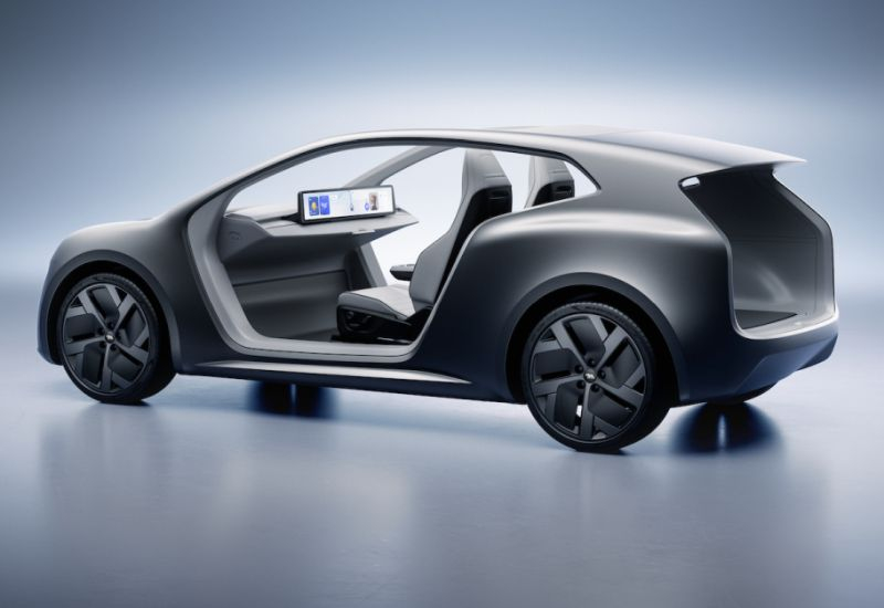 Η Lucid παρουσίασε ένα σύστημα ταξί χωρίς οδηγό για να ανταγωνιστεί το Tesla CyberCab, μεταξύ άλλων καινοτομιών