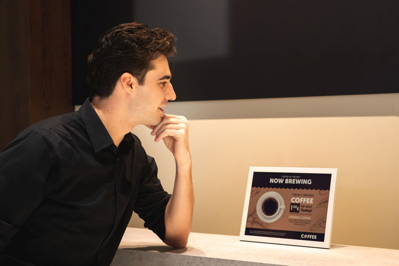 Σάµσουνγκ παρουσιάζει μια μοναδική οθόνη E‑Ink με χρωματιστά ηλεκτρονικά μαρκαδόρους, κατασκευασμένη από φυτό-πλαγκτόνα.