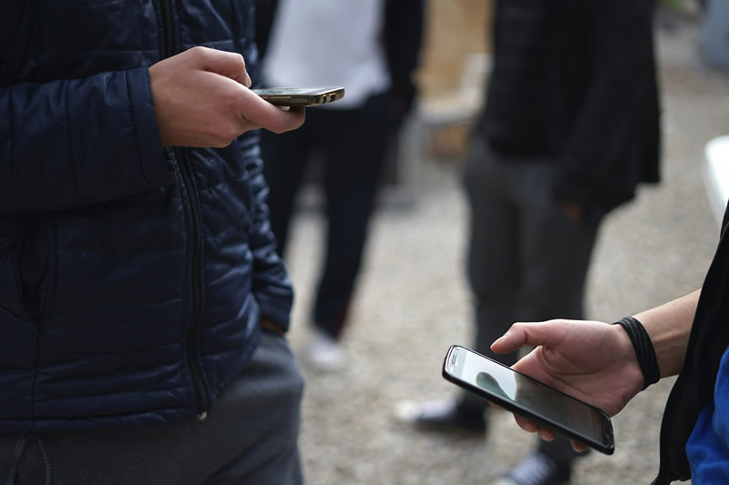 Το μεγαλύτερο μέρος των νέων Αυστραλιδών συνεχίζει να χρησιμοποιεί τα κοινωνικά δίκτυα, παρά τις περιοριστικές