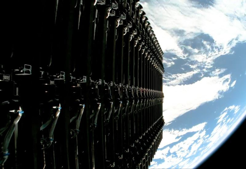 Η SpaceX και η Blue Origin έπλευαν σε διαμάχη για τα cloud data centers, υποβάλλοντας παράπονα στο FCC μεταξύ τους.