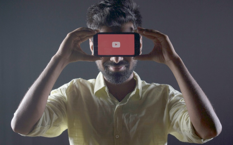 Το YouTube ξεκινά υποχρεωτική διαφήμιση για προβολή σε τηλεοράσεις σε όλο τον κόσμο.