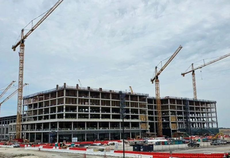 Η Σάμσον σκοπεύει να ανοίξει ένα δεύτερο εργοστάσιο στο Τέξας για την παραγωγή υψηλοτεχνολογικών μιτρώσεων.