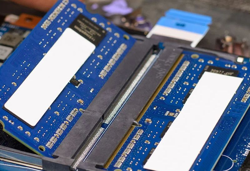 Η έλλειψη μνήμης ανοίγει για τις κινεζικές εταιρείες πρόσβαση σε φορητές υπολογιστές των HP, Dell, Acer και Asus.