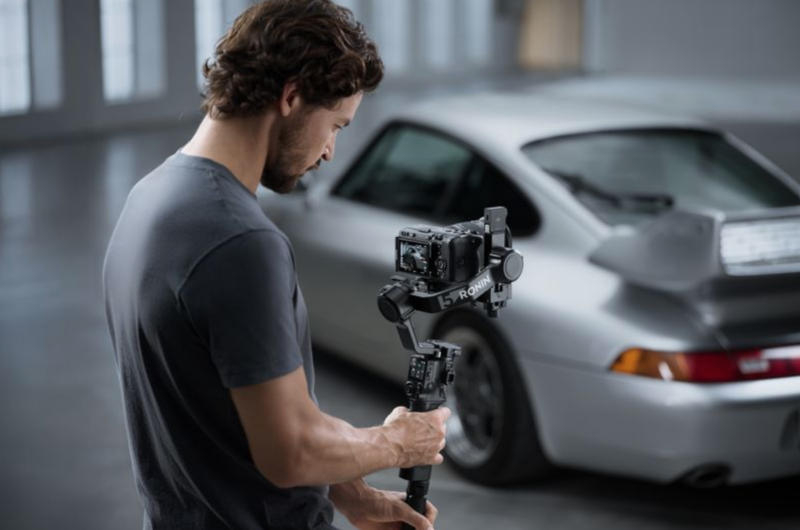 Η DJI κυκλοφόρησε έναν ελαφρύ σταθεροποιητή RS 5, σχεδιασμένο για κάμερες έως 3 κιλά.