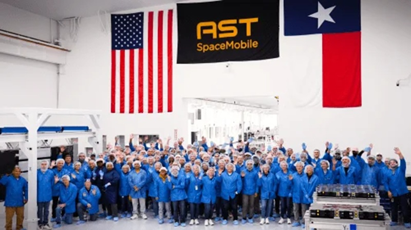 Η AST SpaceMobile επιτάχυνε το δορυφορικό ίντερνετ για smartphones σχεδόν πέντε φορές πιο γρήγορα