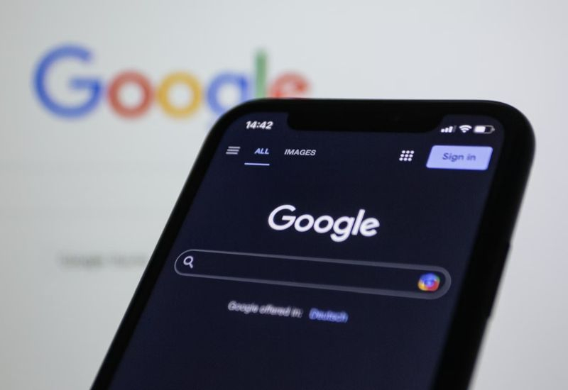 Η Google απειλεί με νέο πεντακατομμυρίων πρόστιμο στην ΕΕ για χειραγώγηση των τιμών διαφημίσεων