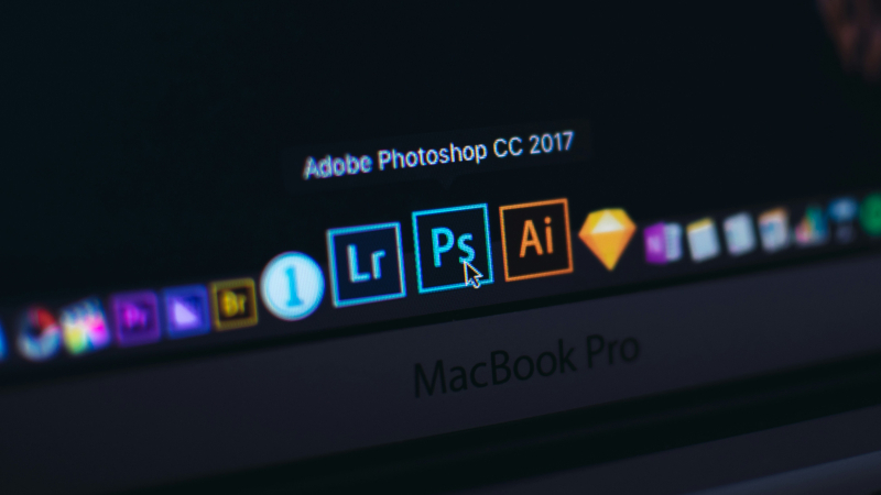 Η Adobe σε κρίση: οι ανταγωνιστές εντόπισαν την αδυναμία στις τιμές των προϊόντων της εταιρείας.