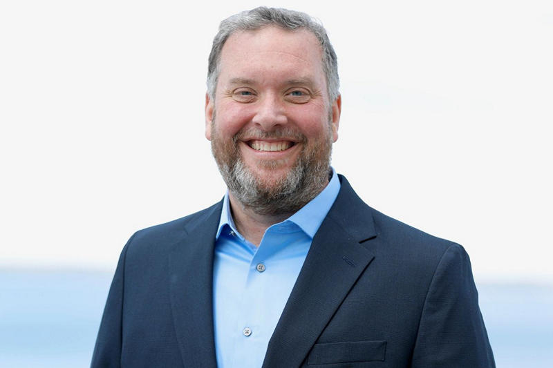 Η Qualcomm έκαλεσε τον διευθυντή της παραγωγής ημιαγωγών του Intel Foundries <|constrain|>