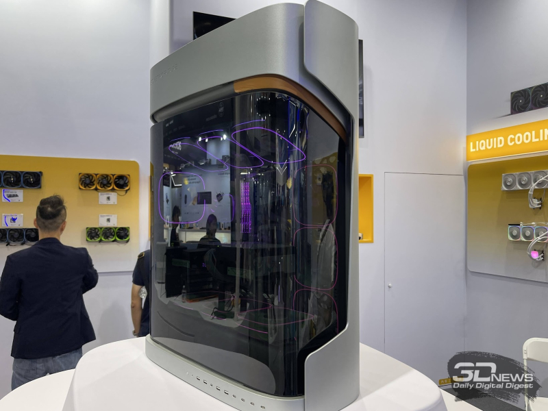 Η Geometric Future παρουσίασε στο Computex 2026 τεράστιες γυμναστικές δομές, λαμπερές μπλοκ τροφοδοσίας και τα πιο πρόσφατα συστήματα ψύξης υγρού τύπου.