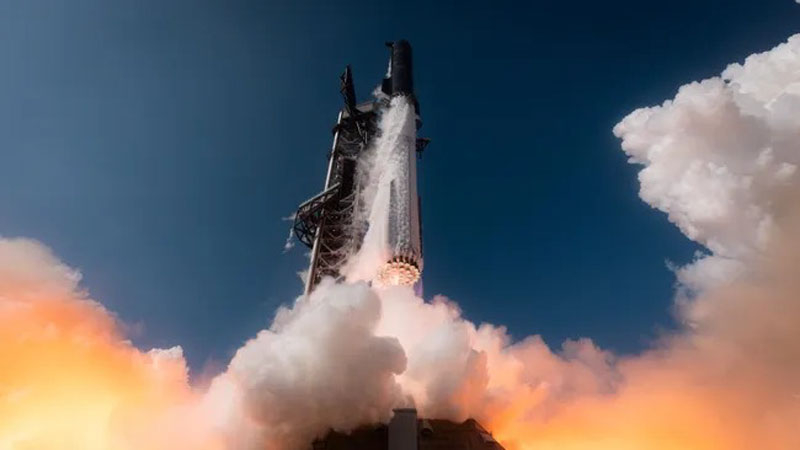 Η πρώτη πτήση του Starship V3 επιβεβαίωσε την αξιοπιστία της ανανεωμένης μεγαρακέτας, παρά τον επόμενο εκρήκτης.