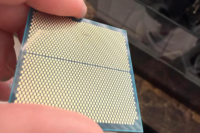 Η ενημέρωση του BIOS αποδείχθηκε άχρηστη: το Ryzen 7 9800X3D συνεχίζει να πέφτει στις μητρικές πλακέτες ASRock